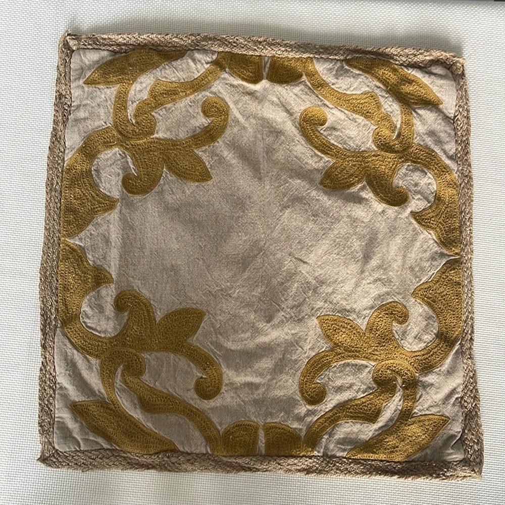 Pier 1 "Yellow Scroll w/Jute Edge" 18" x 18" Pillow Cover